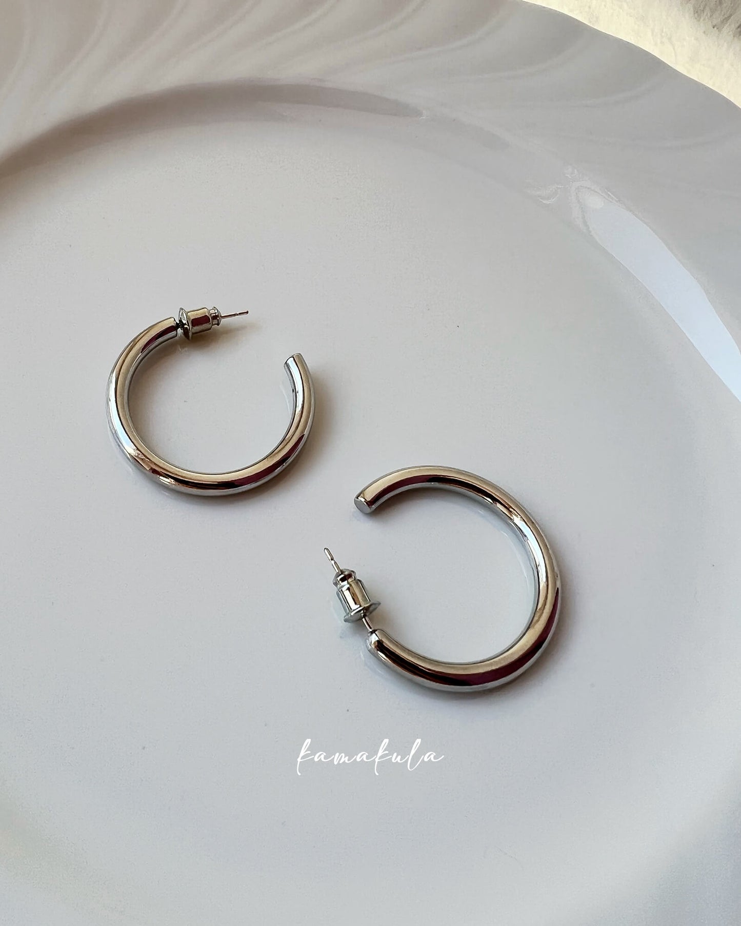 Classic Mid Hoop earrings