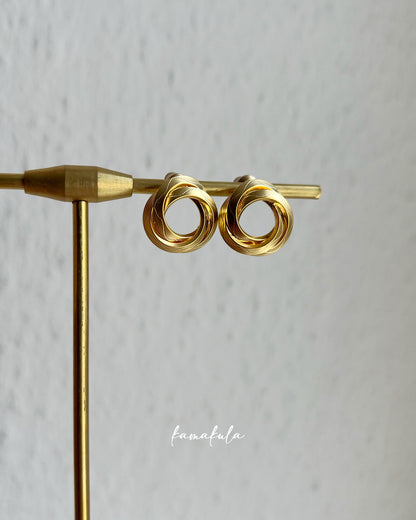 Ohrstecker mit gedrehtem Kreis