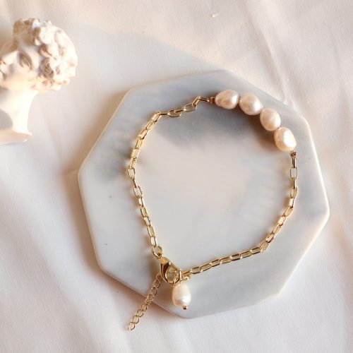 Hyacinth Pearl Bracelet